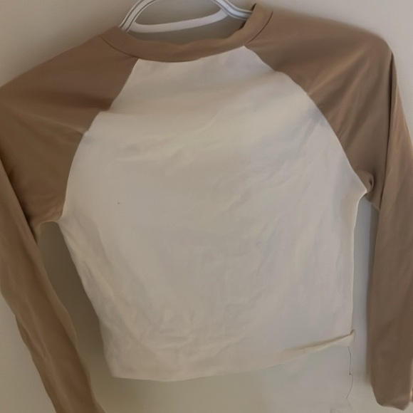 H&M divided brown/tan and white long sleeve sm - Picture 2 of 3